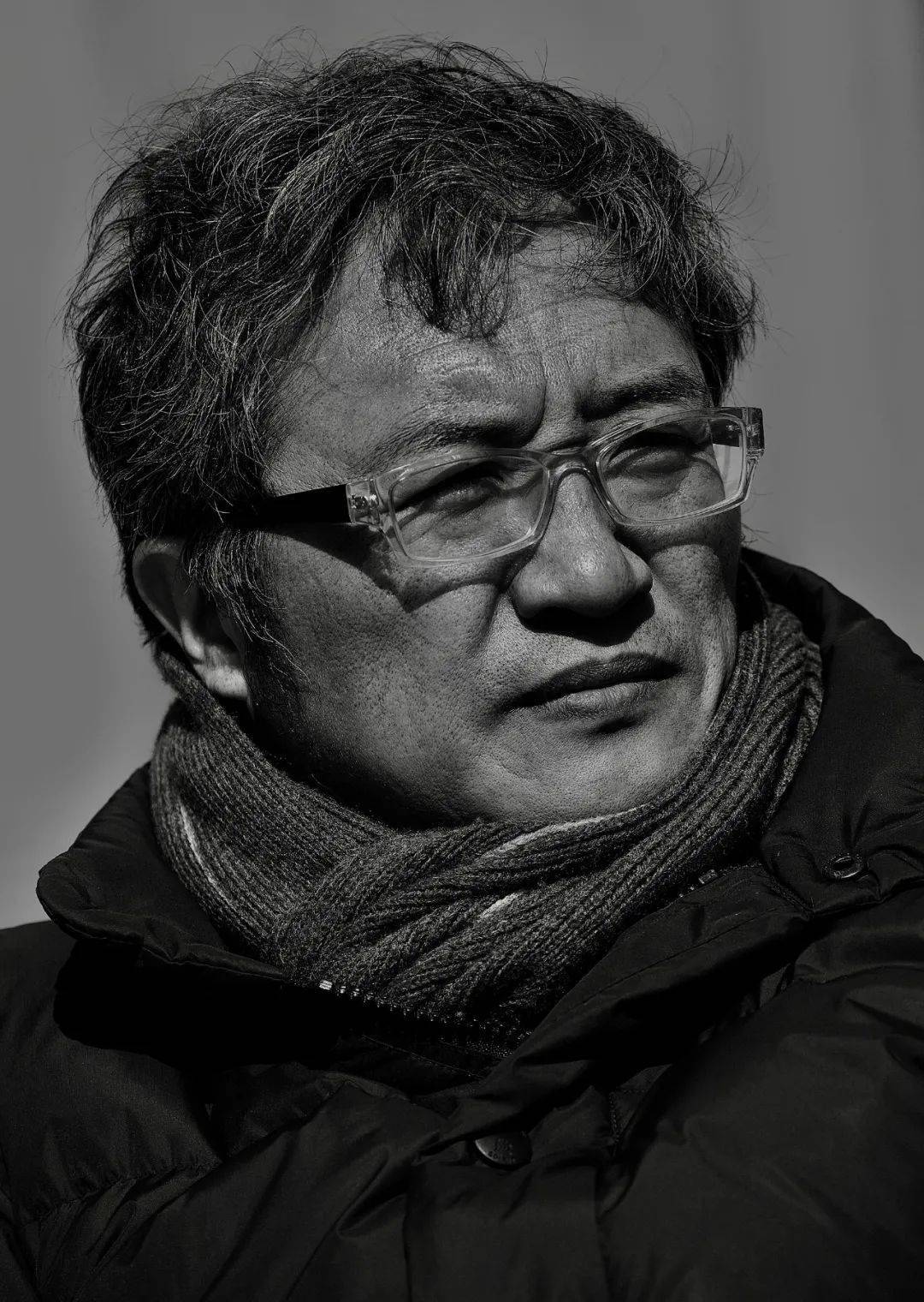 专访| 《艺术家》逄小威中外文化名人肖像摄影作品展正式开幕