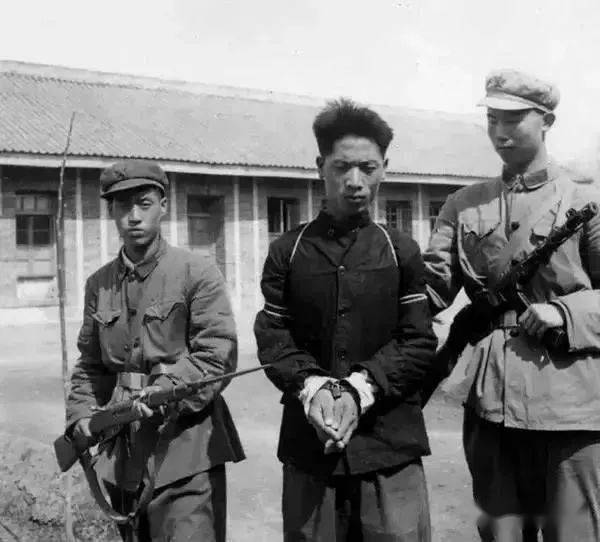 1965年,西安临潼县在社教运动中逮捕漏划地主.