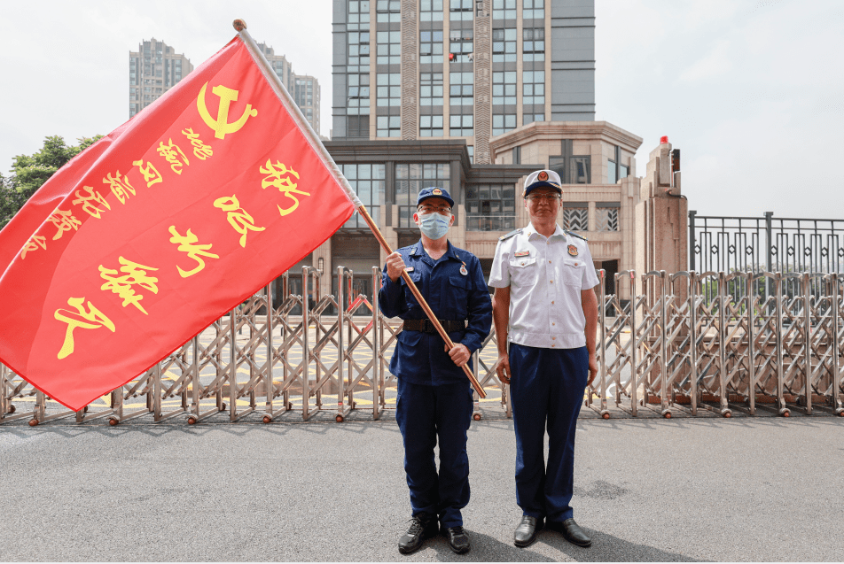 荔湾消防成立抗疫"党员先锋队 全力支援战疫一线!_疫情