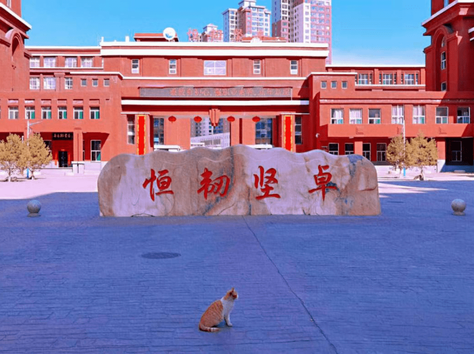 山西省10我校八位学子返回山西大学附属中学和山西吕梁学院附属中学