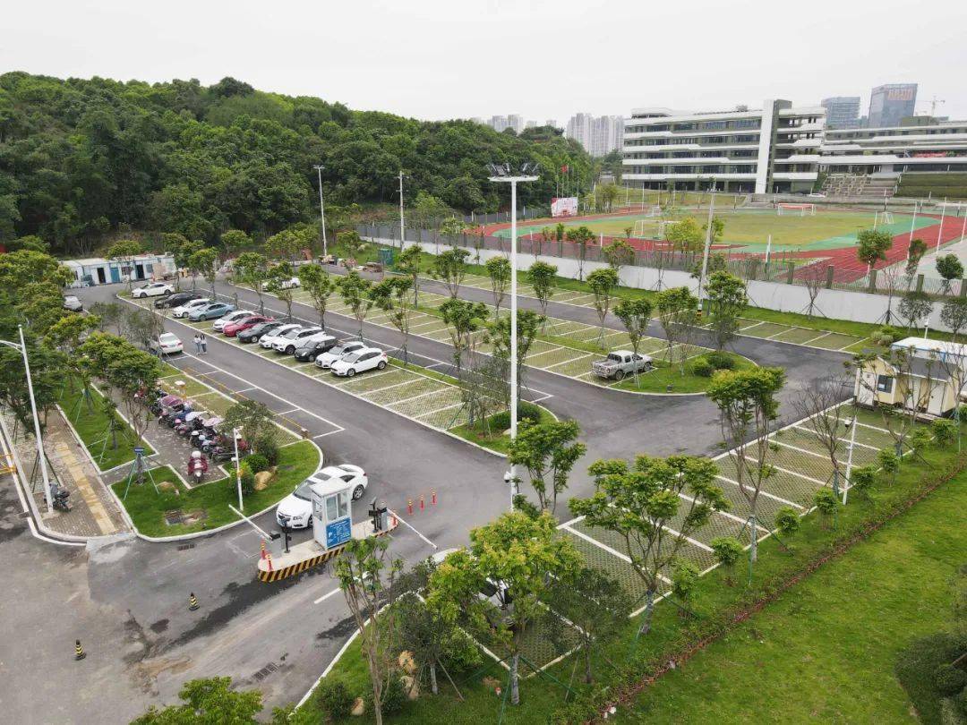 新增停车位106个高新区三岐小学公园停车场开放