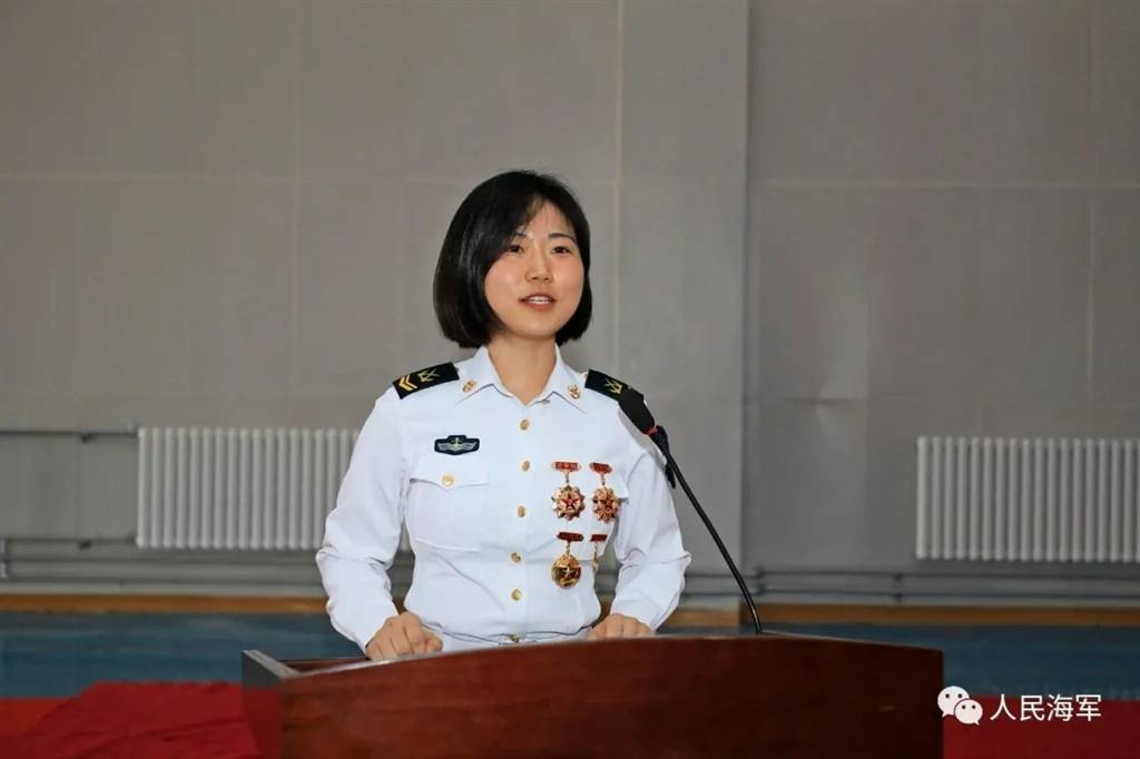 资料图:吴桐,海南舰班长,荣立三等功2次,被评为海军优秀共青团员.