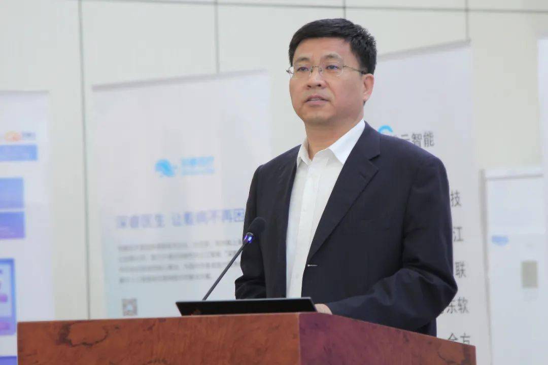 嘉宾:黑龙江省副省长孙东生,卫健委主任魏新刚,医保局副局长张树杰