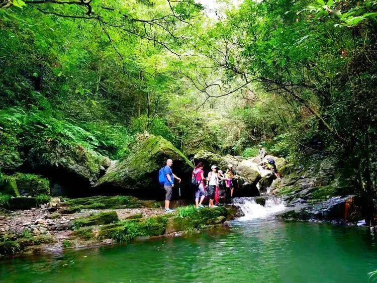 沅陵乡村溪谷之恋 · 借母溪乡铁路坪峡谷