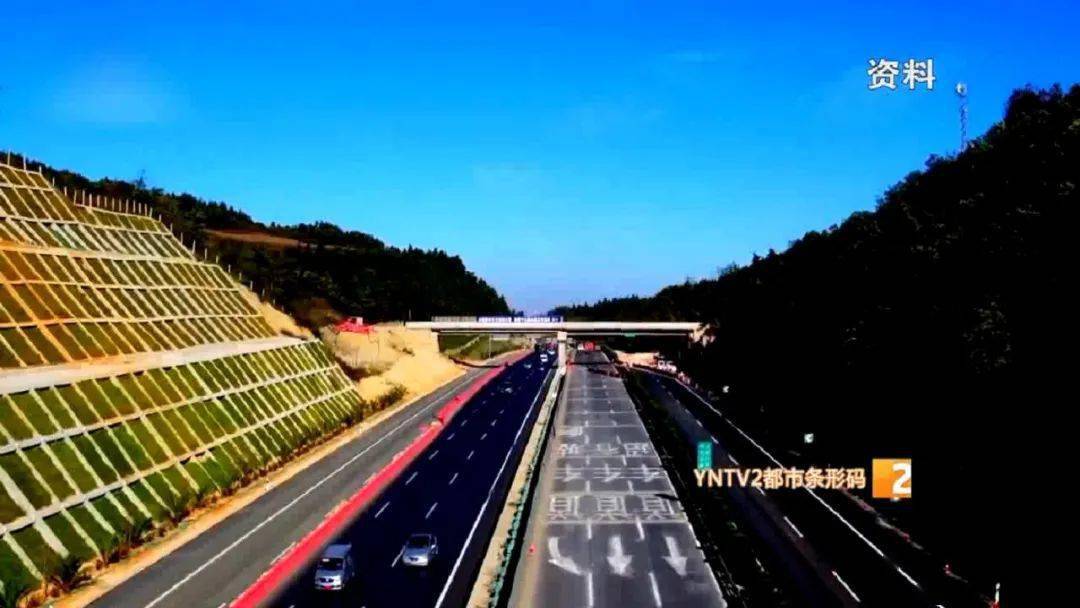 接在建的昆明至楚雄高速公路项目,途经禄丰市,牟定县,姚安县,祥云县