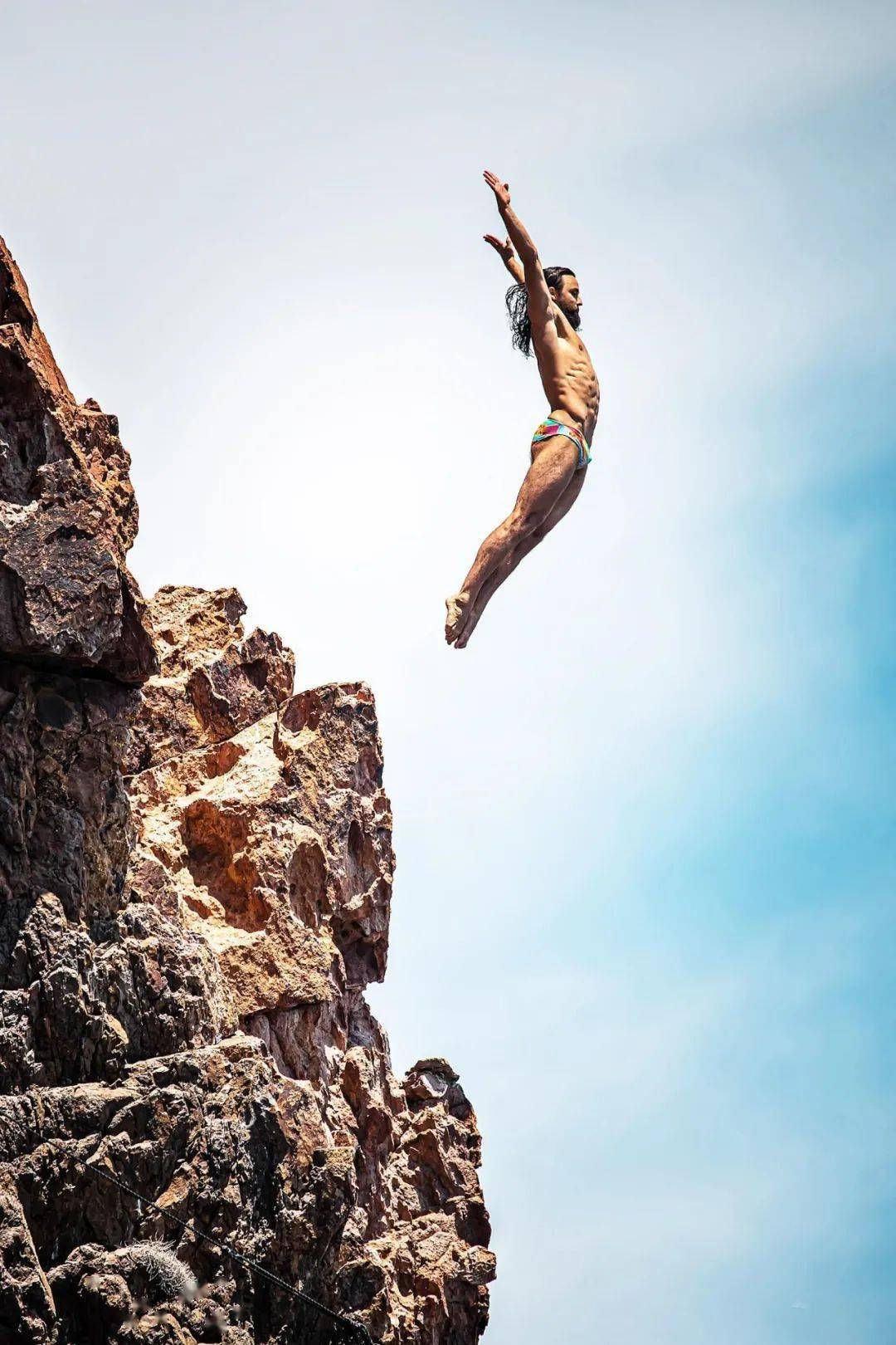 罗马尼亚人普雷达,从24米悬崖跳水,世界悬崖跳水巡回赛;romina amato
