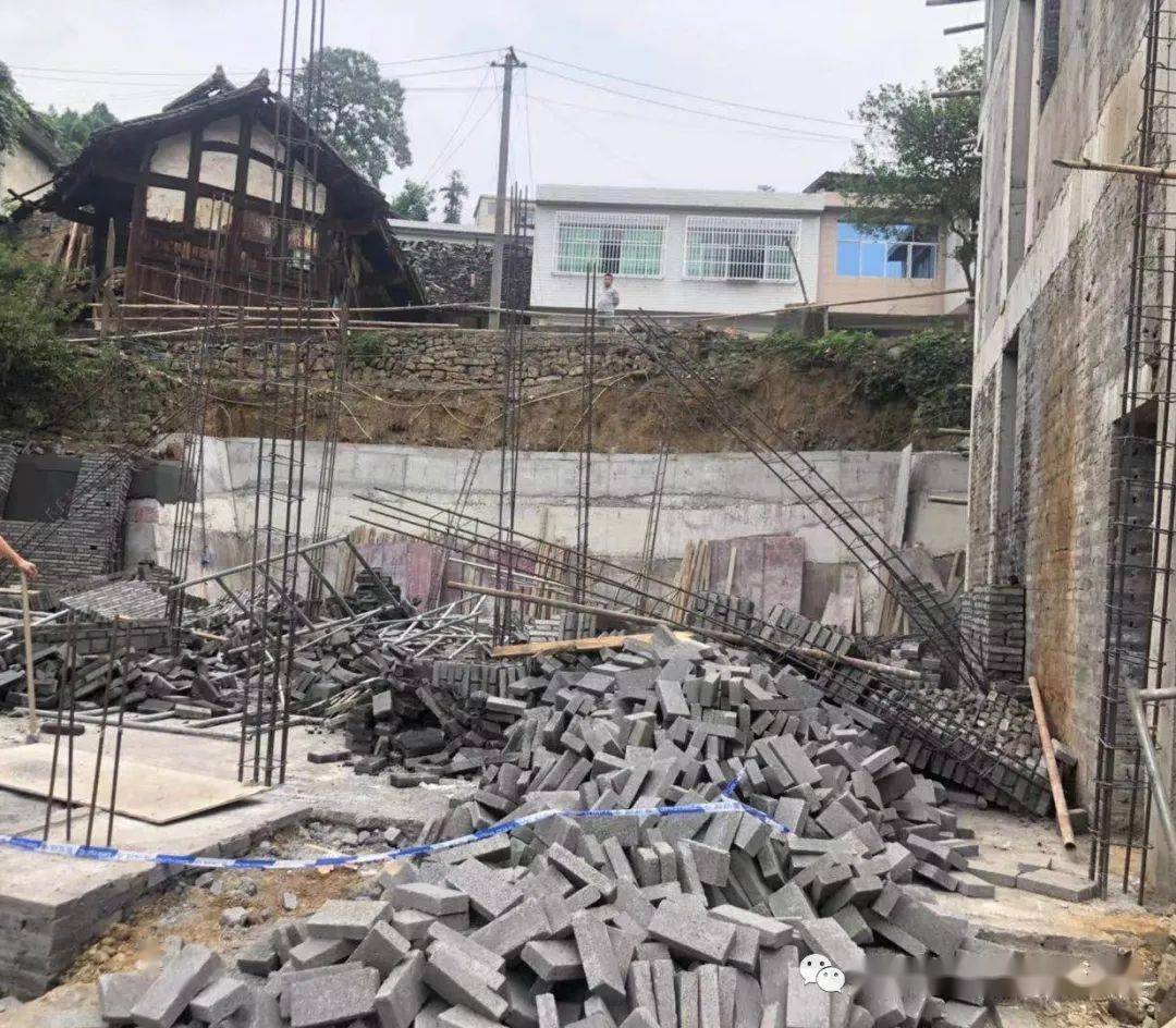 鲁班街道一起违法建筑被拆除._仁怀市