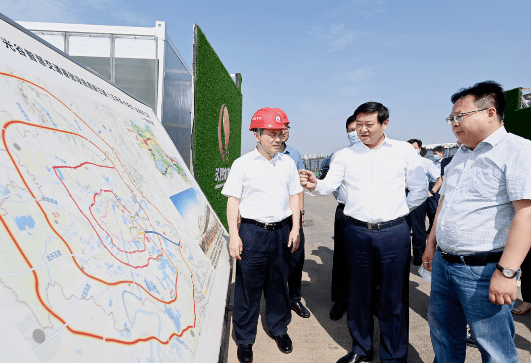 光谷中央生态大走廊基本覆绿东西向三线道路建设齐头并进