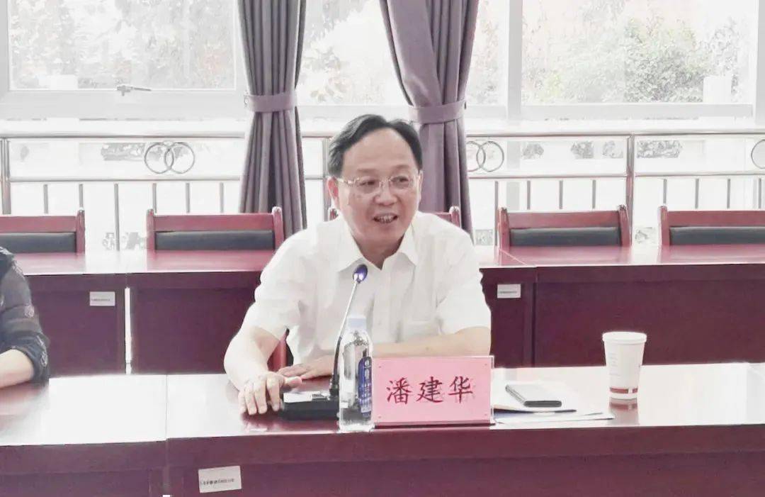 潘建华指出,台州正在建设"六个城市",对劳动力和技工人才需求强烈