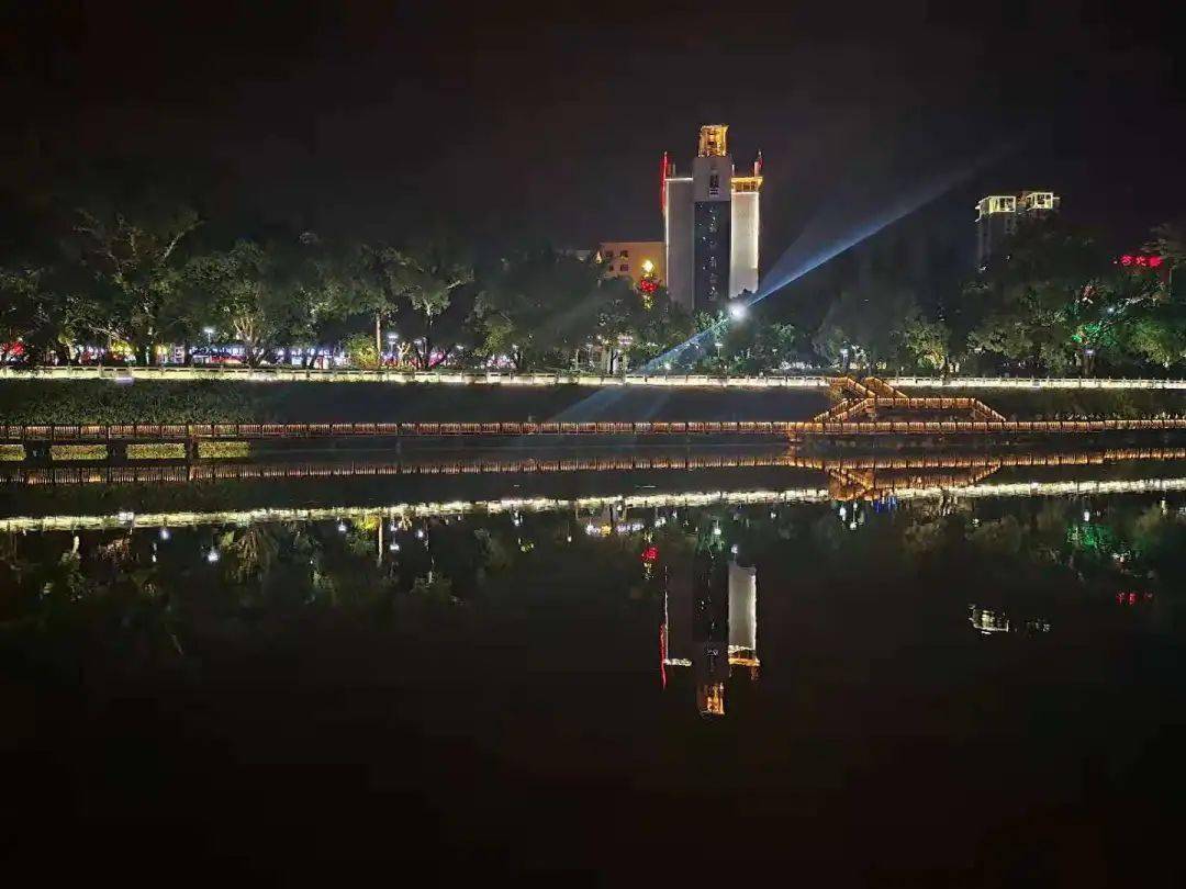 福安夜游打卡点龟湖栈道美丽夜景已修复成功