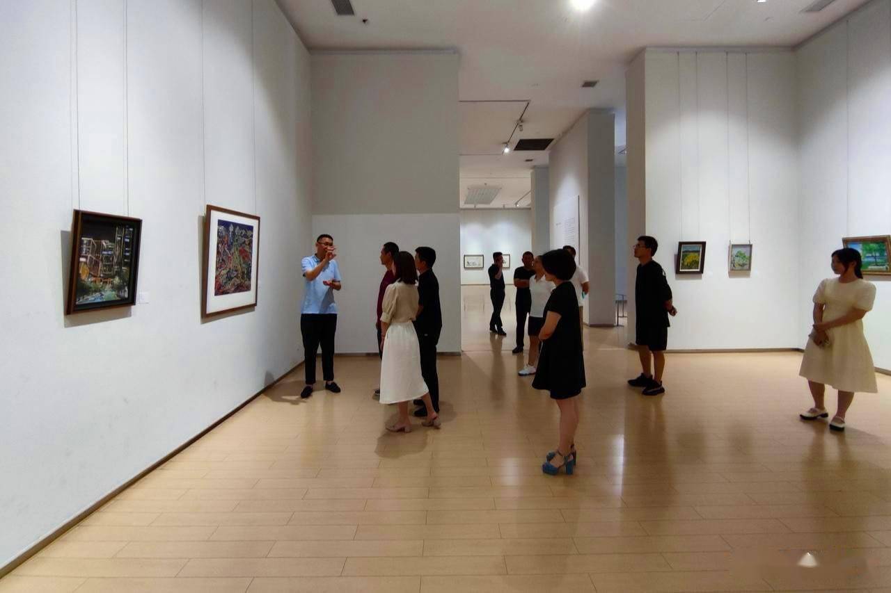 美丽车谷第六届职工美术书法作品展在汤湖美术馆开幕