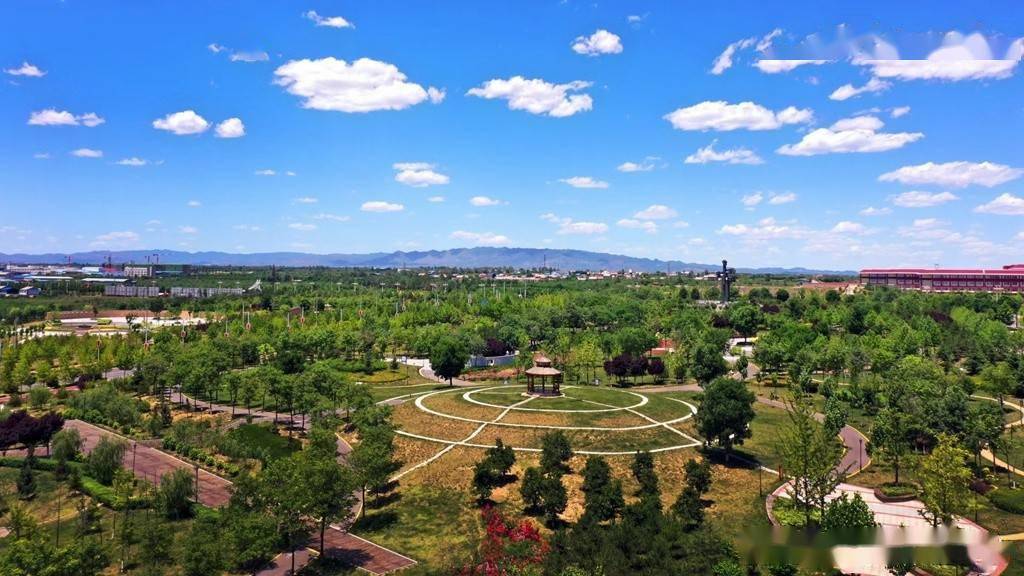 风景秀丽的地方,它在夏日里蓝天白云的映衬下,分外美丽,这就是合阳县