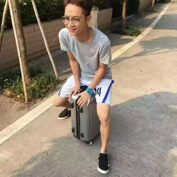 ps搞笑恶搞:请大神p的性感一些.