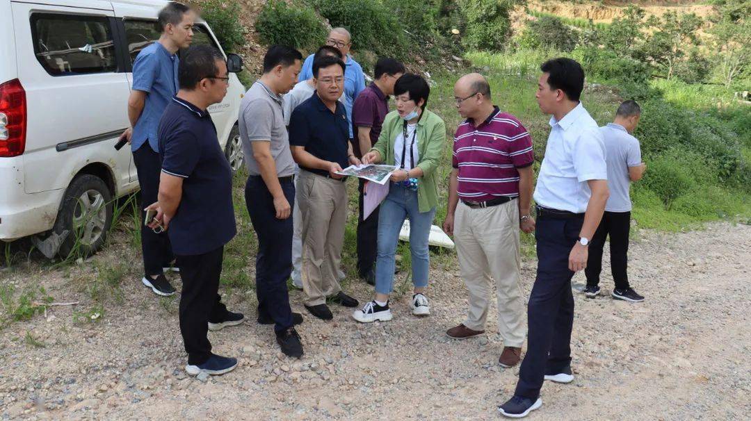 7月12日,新罗区副区长林德文带领区直相关部门主要领导,分管领导等赴