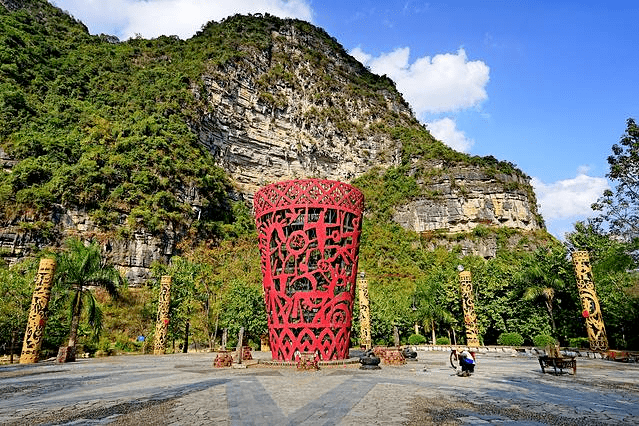 约4h)餐:早中晚 宿:北海早餐后前往【花山景区】(游览时间约3小时)