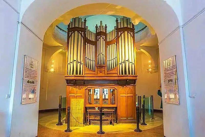 成为如今的风琴博物馆,与位于东南部菽庄花园的钢琴博物馆交相辉映
