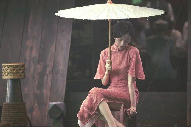 倪妮出演《1921》获好评,不仅造型吸睛,还让经典唯美的一幕定格