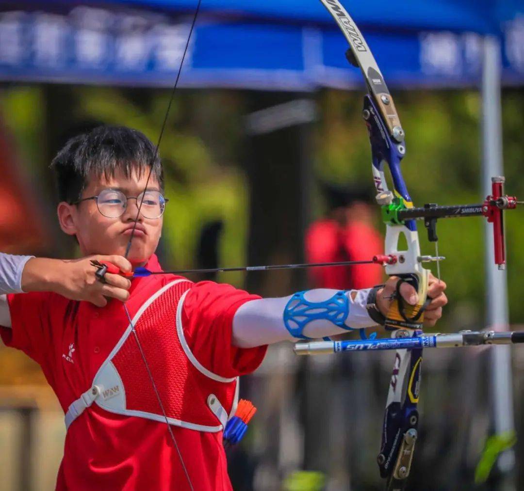 厉害了少年柯城学子张弓射箭射落省赛15金