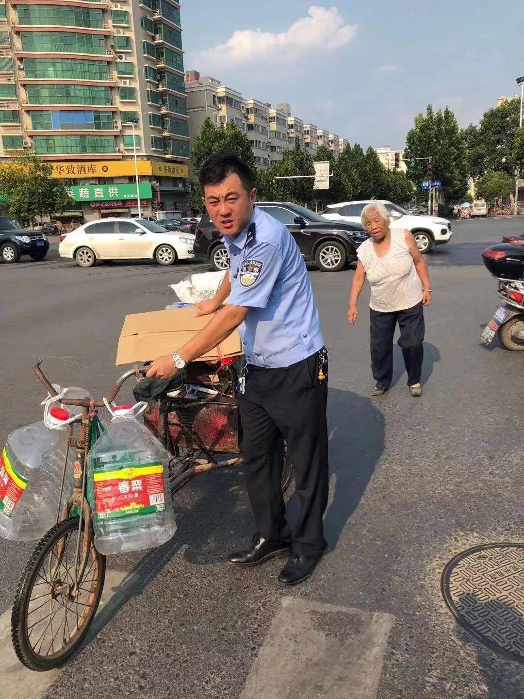 当为民先锋丨社区民警典范热血警察陈志军