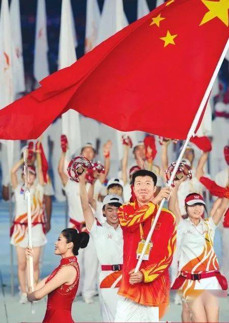 中国奥运旗手史话nba第一人不比赛专职扛旗