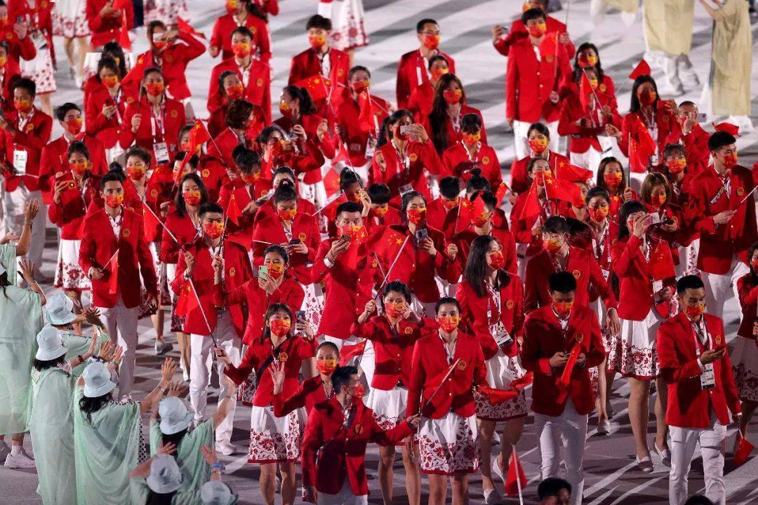 东京奥运会开幕中国代表团太帅了