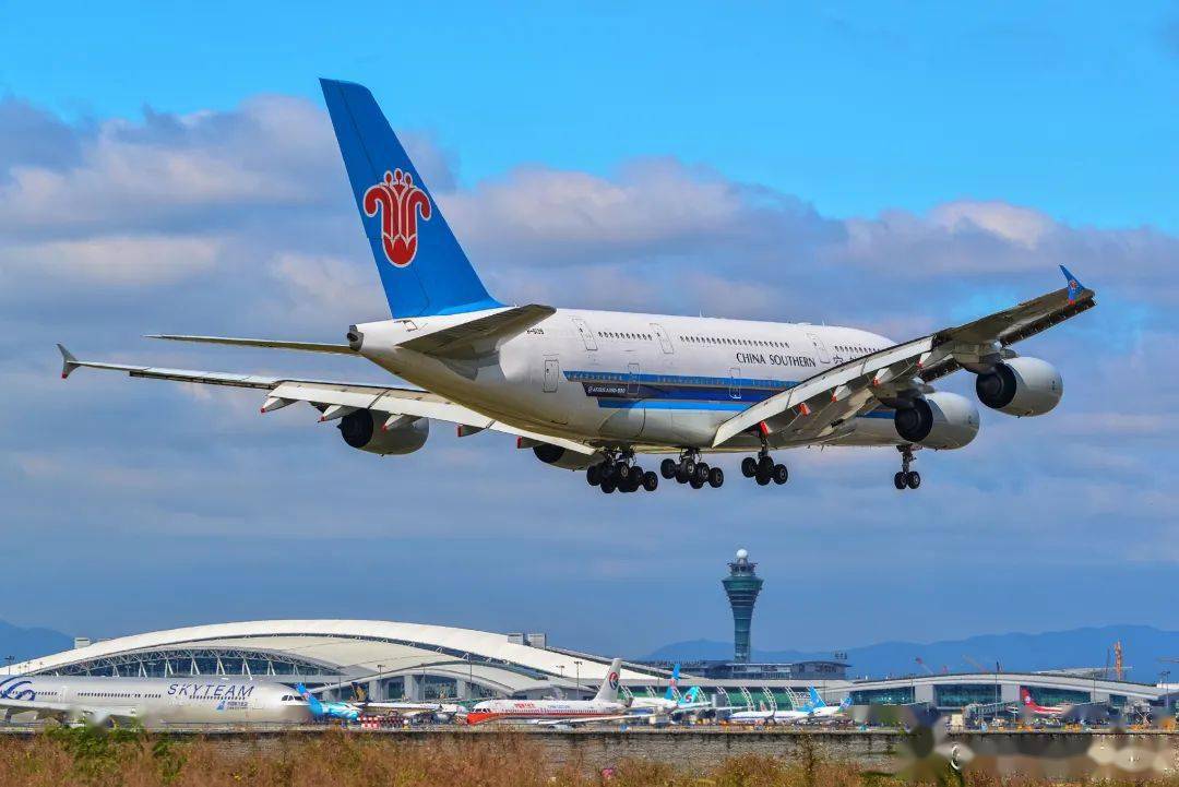 经广飞南航空客a380重回京广航线空中巨无霸优质服务邀您体验