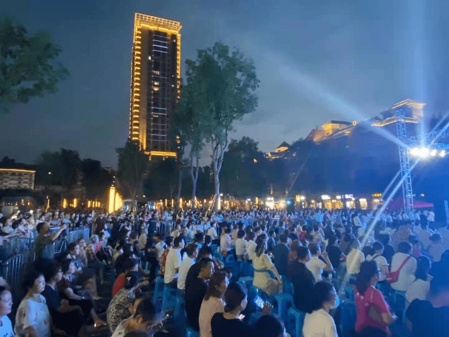 2021不夜重庆生活节分会场启动仪式在北碚朝阳正码头广场盛大举行