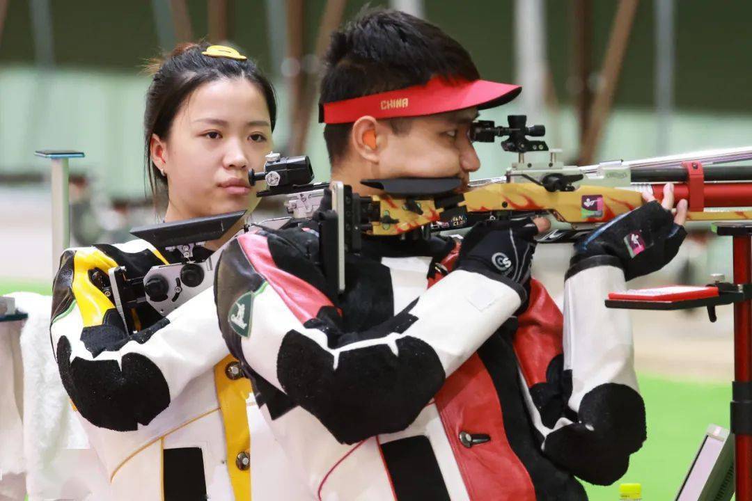 中国射击队一日双金!