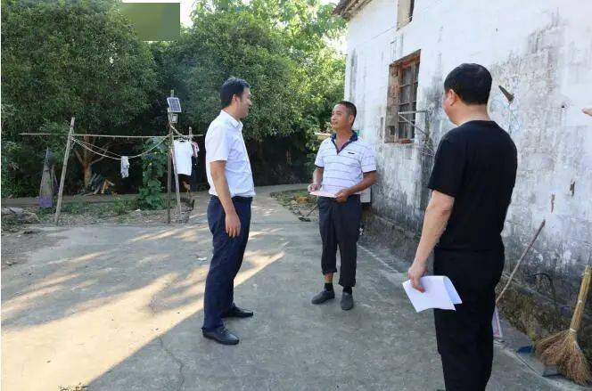 杨梓镇"八一"走访慰问,心系退役军人
