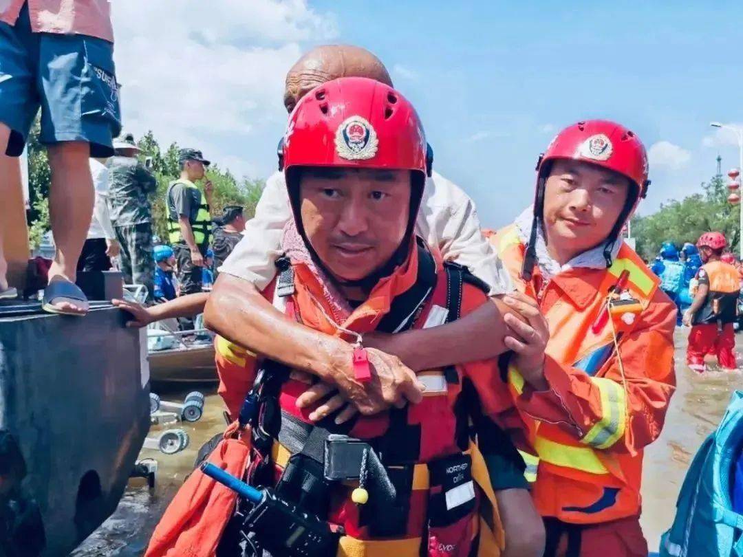 援"豫"抗洪精彩瞬间之特勤篇!首都精兵劲旅之风采
