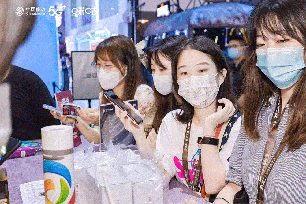 趣味互动,潮人coser酷炫灯光,潮爆音效,科技体验让good君心潮澎湃中国