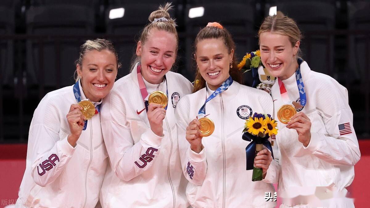 2020东京奥运会女排颁奖仪式美国队摘得金牌