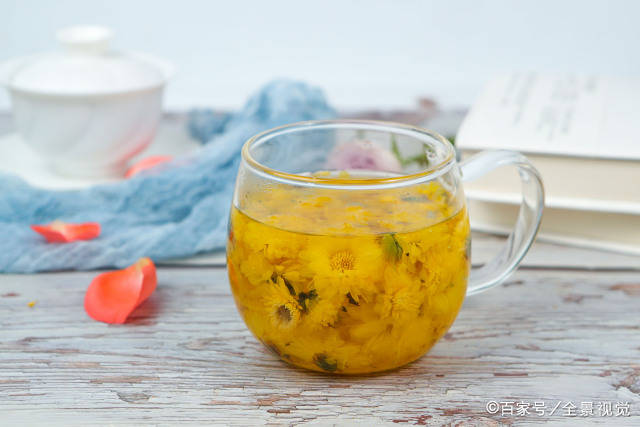 因为|肝脏的“解毒王”找到了，不是大蒜，白开水中加一物，给肝洗洗澡