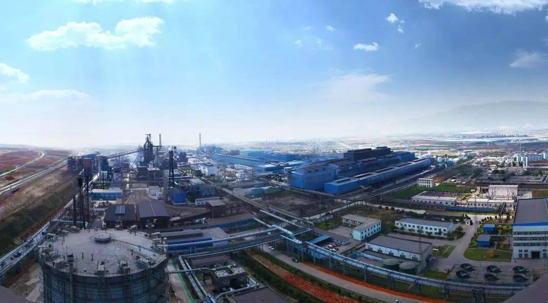 昆钢兴建的红河100万吨钢建设项目2004年,昆钢成为云南省第一个年销售
