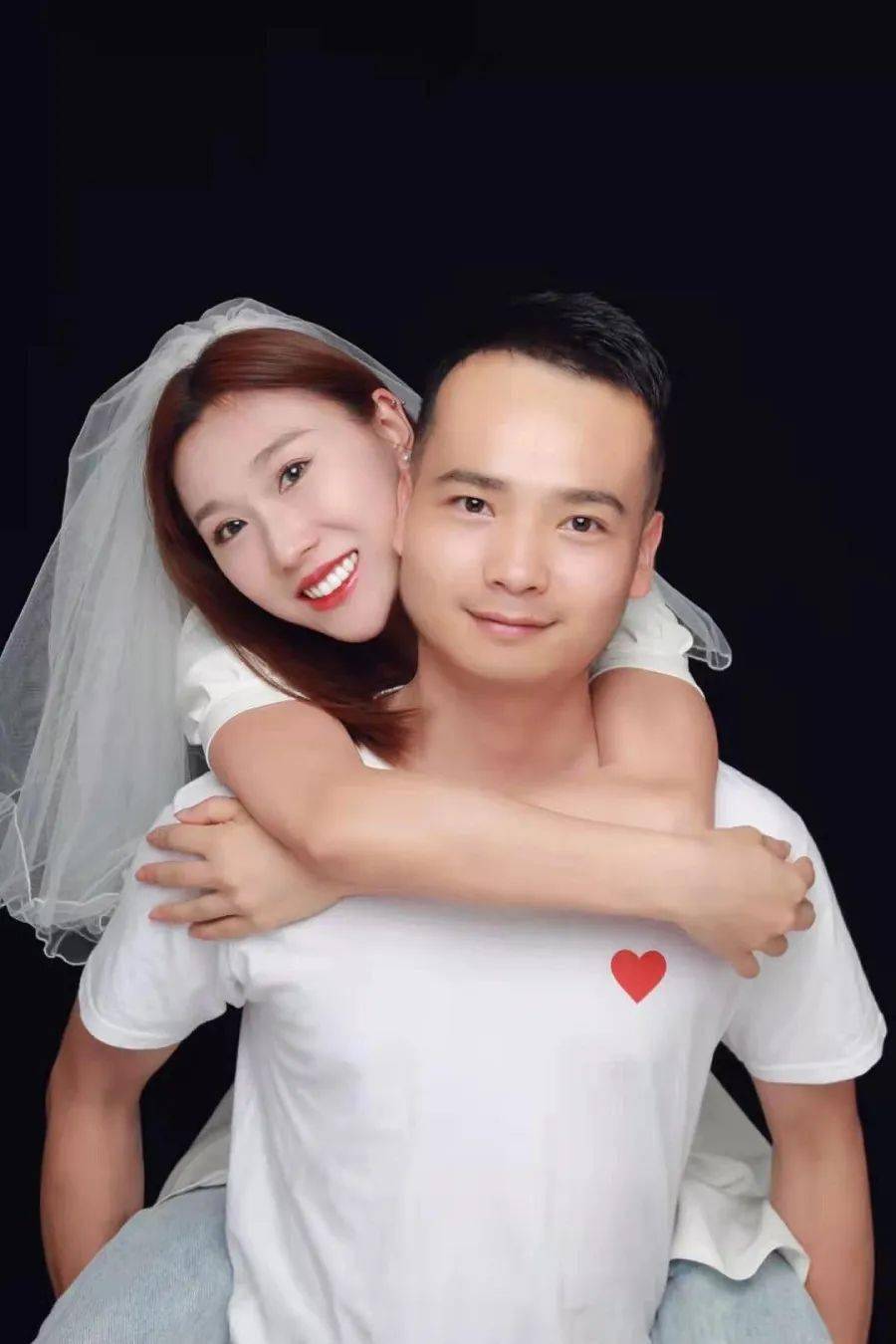 四级警士长童健文:2019年结婚 想对老婆说的话:十年的相识,相知,相爱