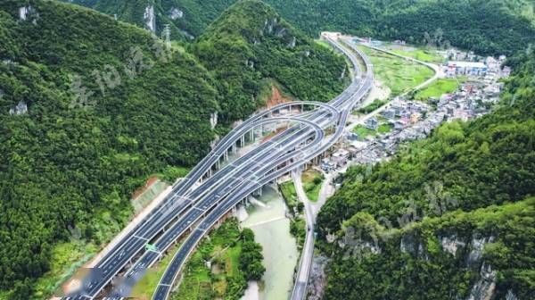 贵州到重庆再添新高速秀印高速贵州段15日通车