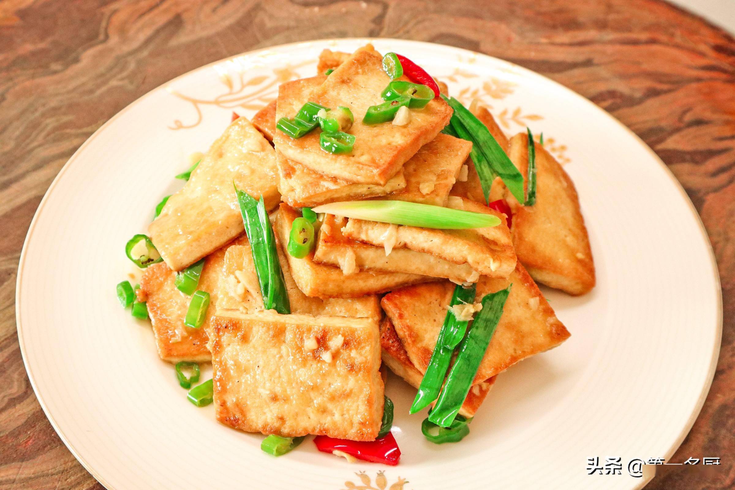 终于找到家常豆腐好吃的做法,外酥里嫩,香味扑鼻,家人都爱吃