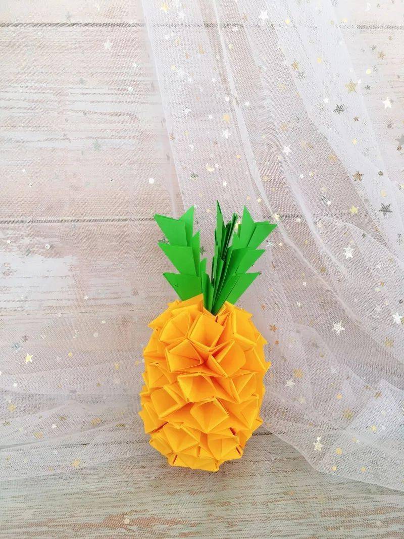 实现我家小朋友想要的菠萝,这次折叠出来的菠萝是立体的,步骤很简单