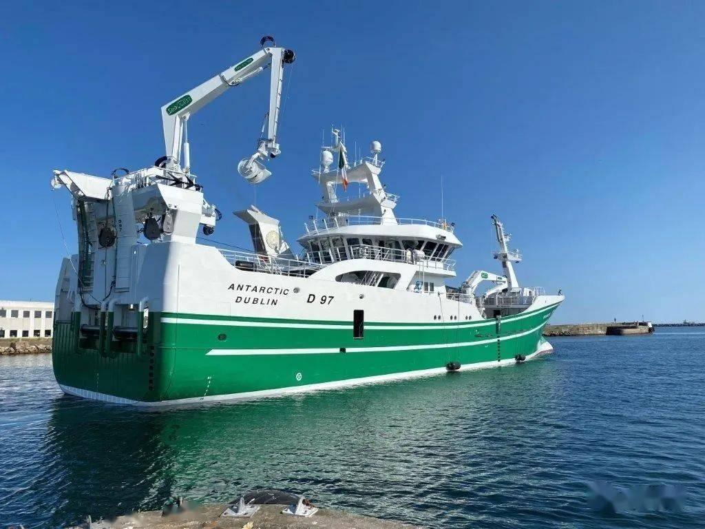 爱尔兰最新62米拖网渔船d97antarctic