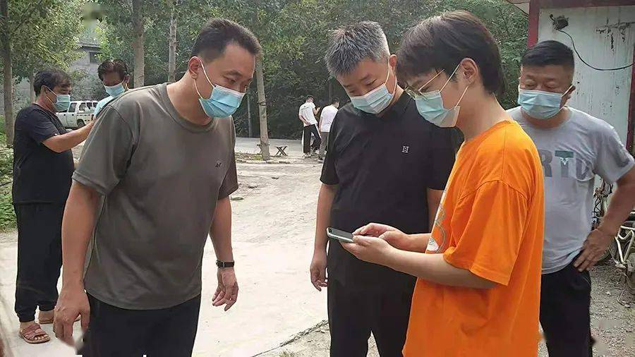 磁县政府副县长,政府办党组书记李晓亮深入乡镇督导检查疫苗接种工作
