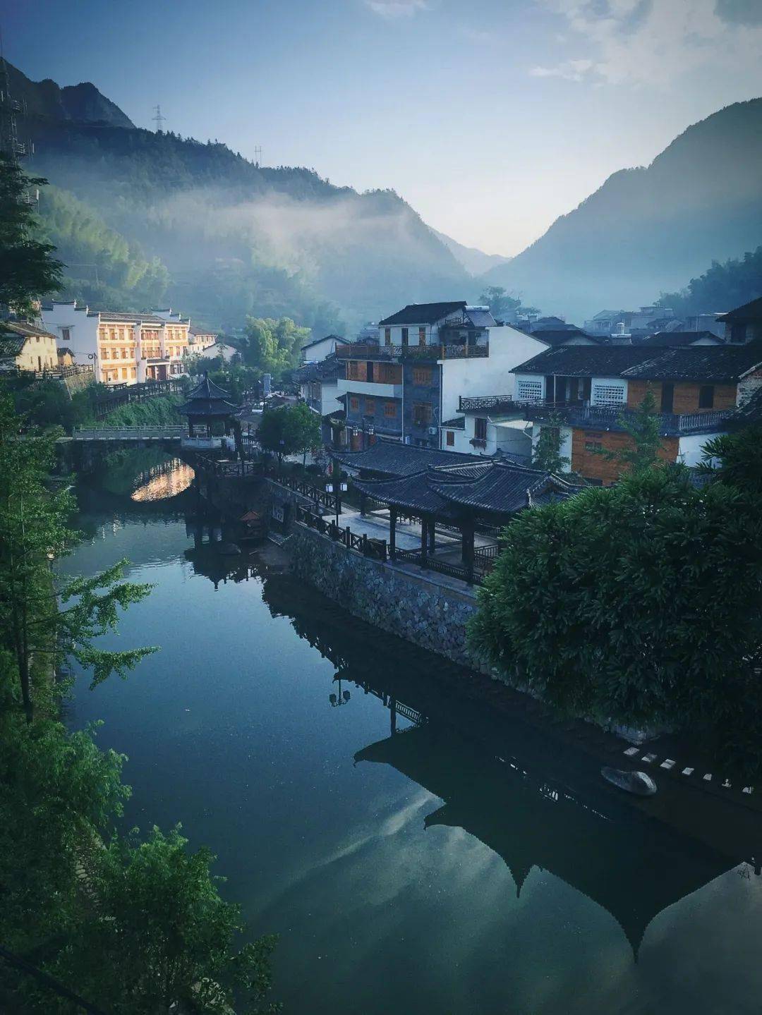 以上图:缙云文旅 地址:丽水市缙云县壶镇镇岩下村 庆元 月山村 月山