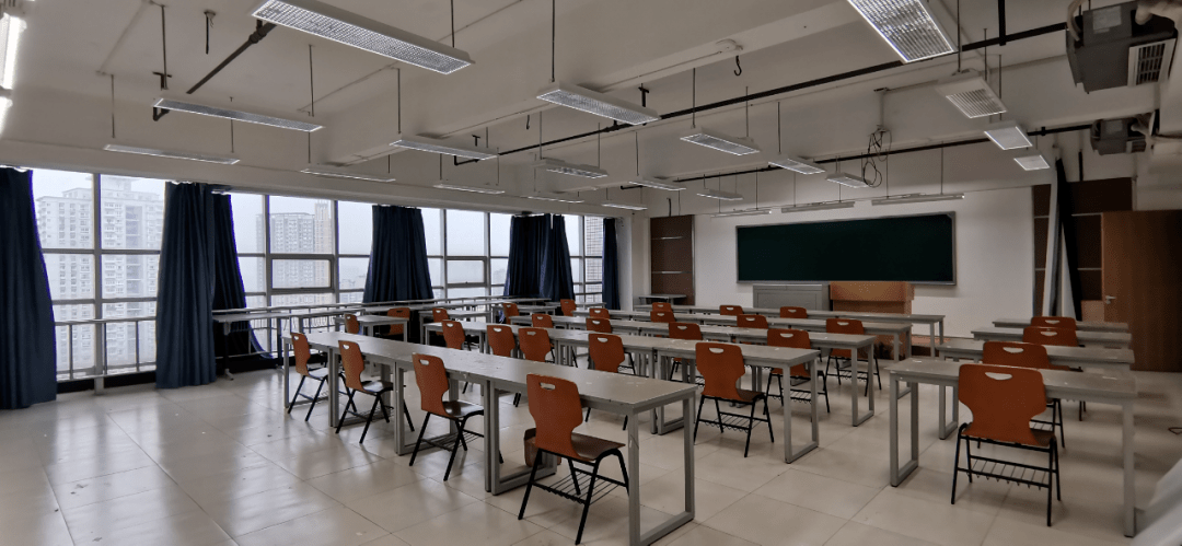 重庆大学教室健康照明改造实景