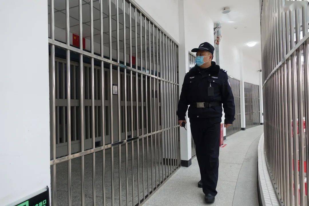 模范先锋 | 陈小强:兢兢业业从警路,无怨无悔藏蓝情