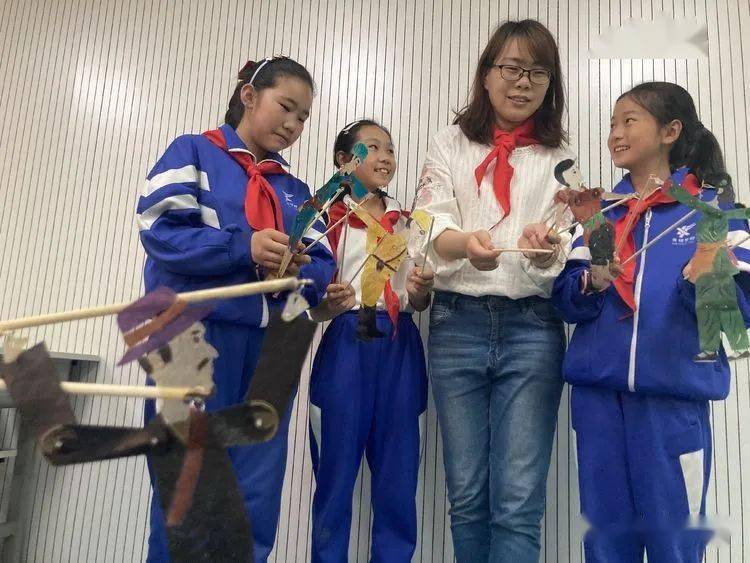 先锋学校少先队红领巾奖章"暑期争章活动之向阳章