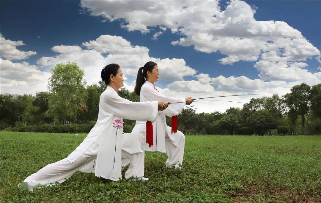 假如,女人都开始练太极拳