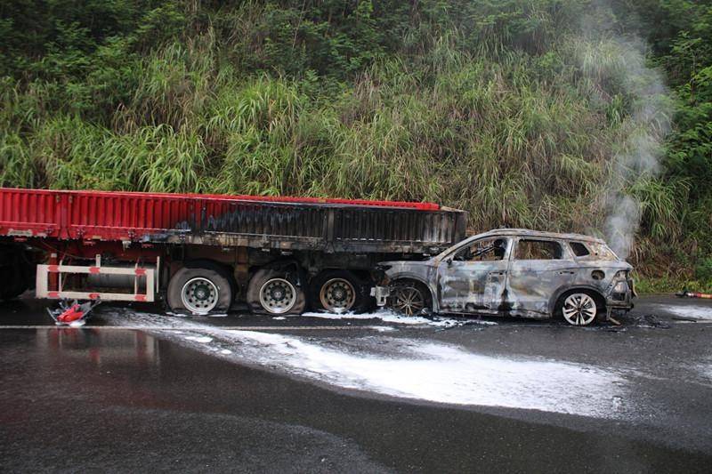 乐山交警曝光一起较大道路交通事故