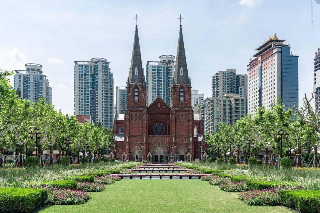 时隔六年,上海最美教堂广场开放了!_徐家汇天主堂