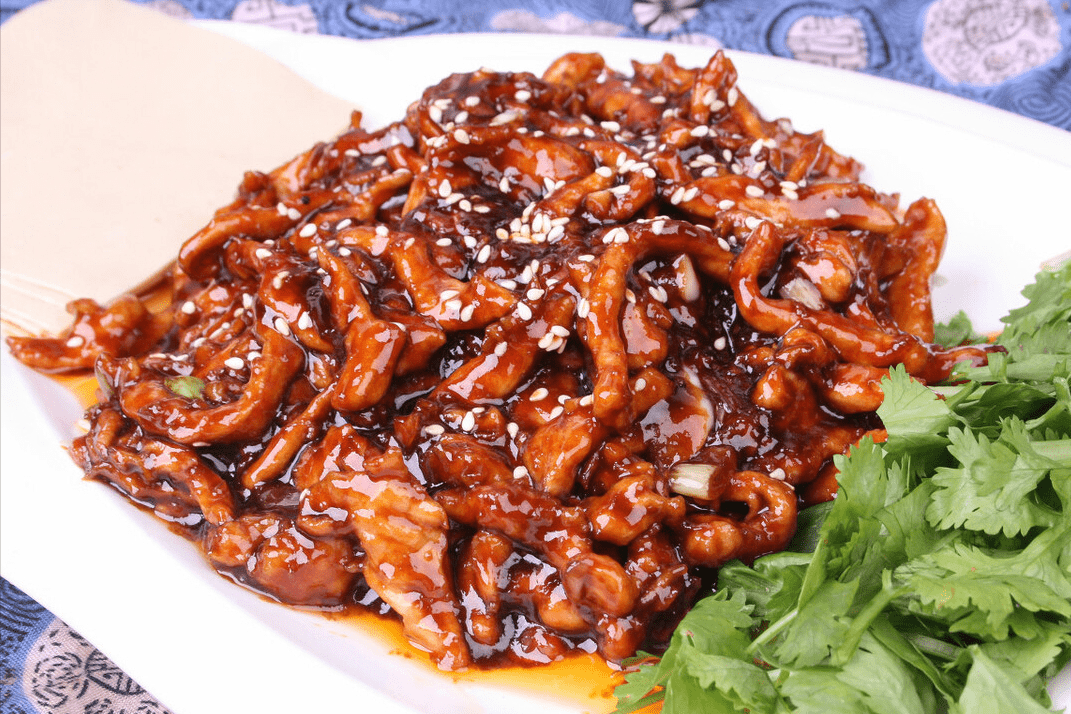 京酱肉丝的家常做法,口感鲜嫩爽滑,酱香浓郁,秋天贴膘