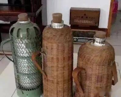 竹编,铁壳热水瓶是20世纪城乡民众家庭标配