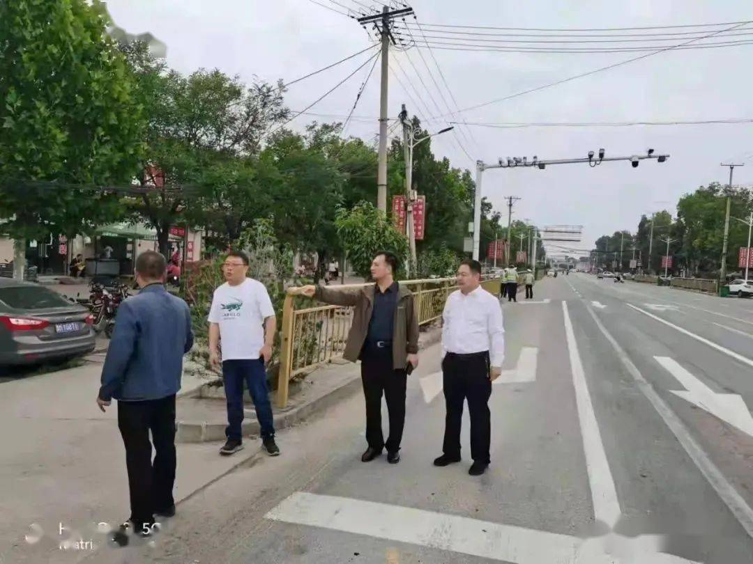 夏县公安交警联合裴介镇政府依法整治街道秩序